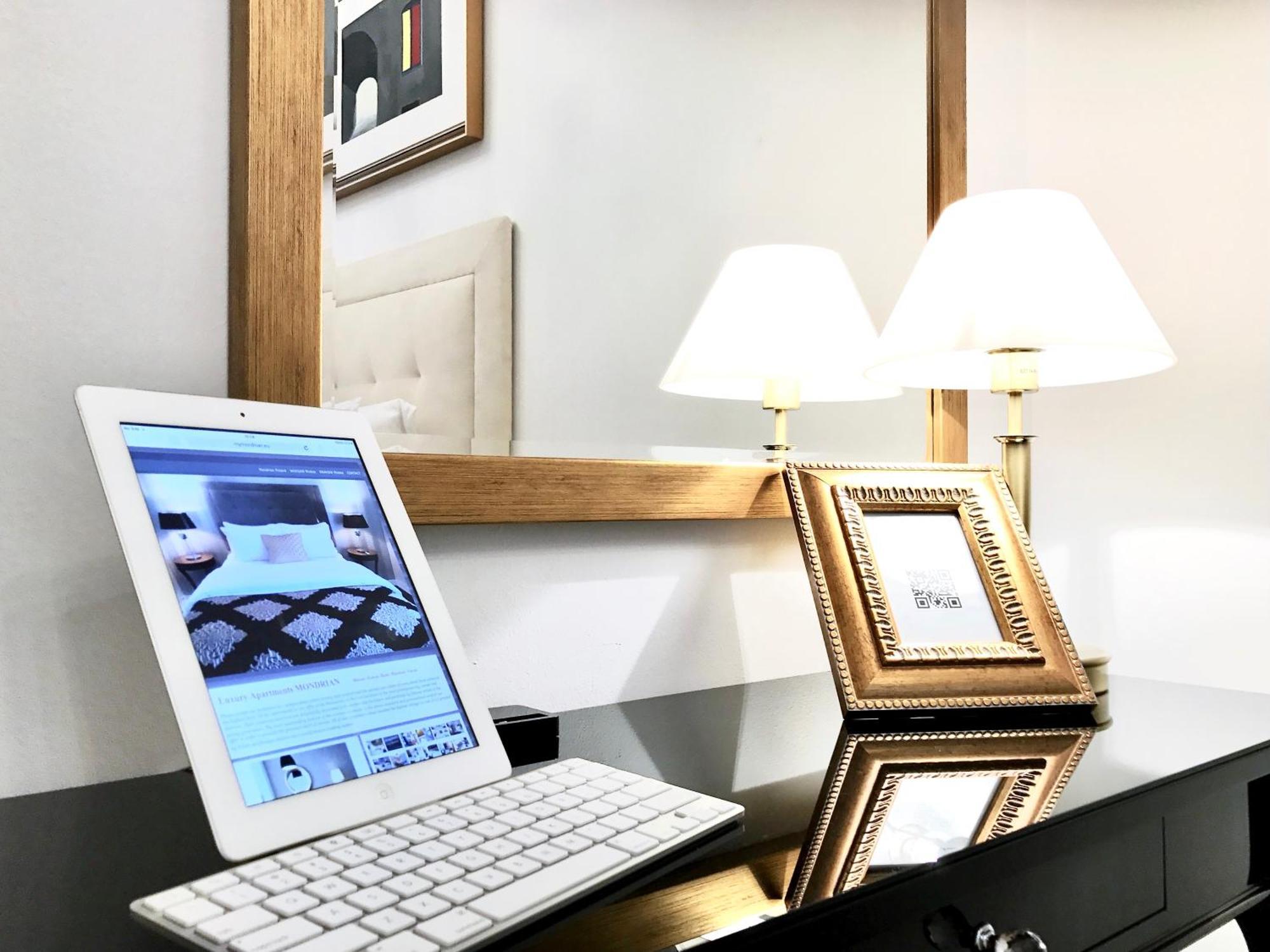 Mondrian Luxury Suites & Apartments Market Square I Varsóvia Quarto foto